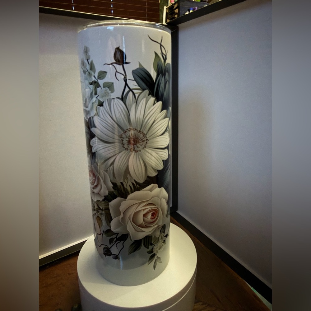 Daisy Rose Tumbler 20 OZ